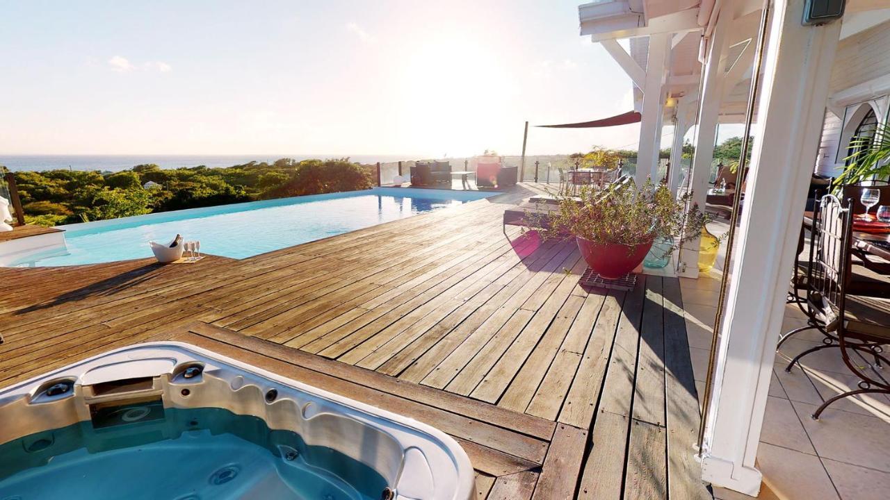 Villa L'Hacienda: Seaside Luxury with Pool, Jacuzzi & Garden Saint-Francois  Room photo
