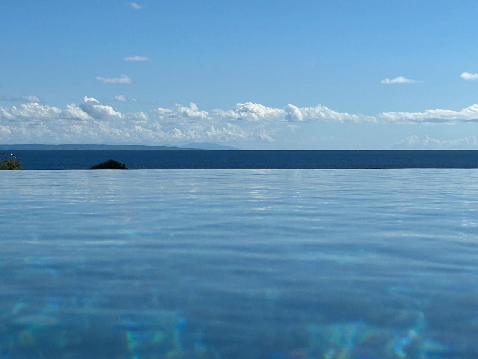 Villa L'Hacienda: Seaside Luxury with Pool, Jacuzzi & Garden Saint-Francois  Exterior photo