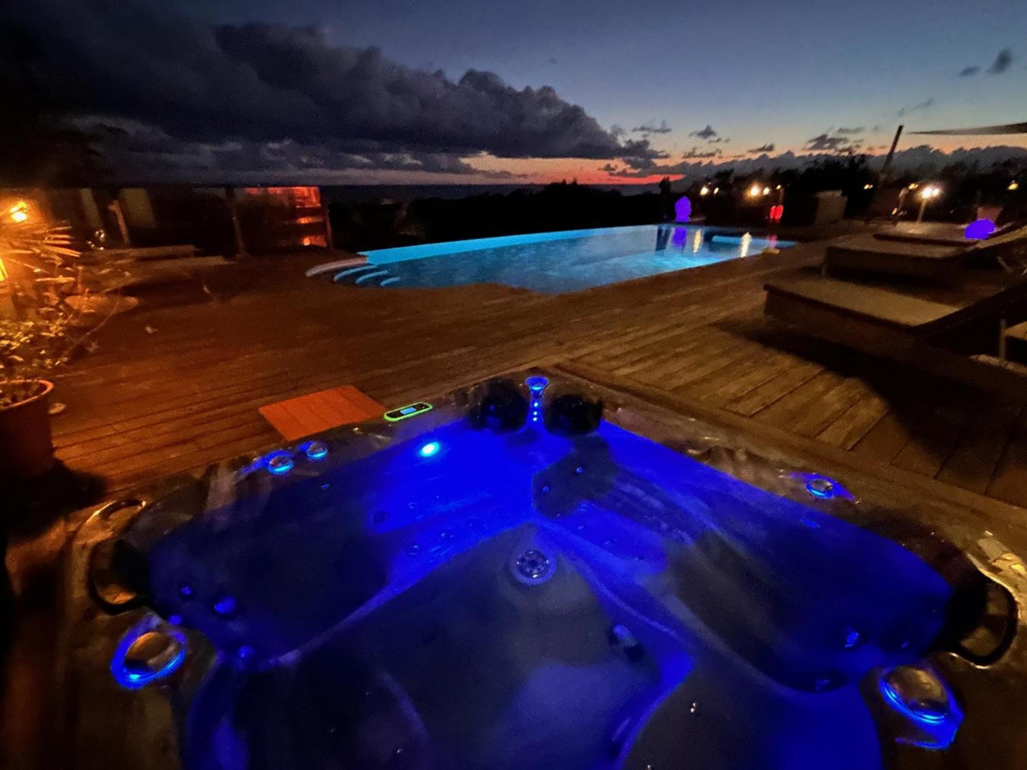 Villa L'Hacienda: Seaside Luxury with Pool, Jacuzzi & Garden Saint-Francois  Exterior photo
