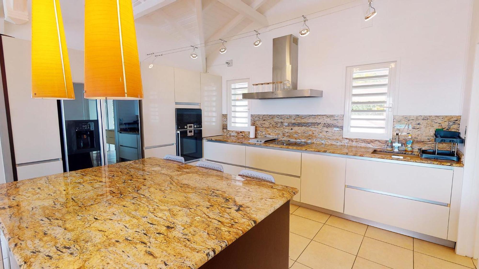 Villa L'Hacienda: Seaside Luxury with Pool, Jacuzzi & Garden Saint-Francois  Room photo