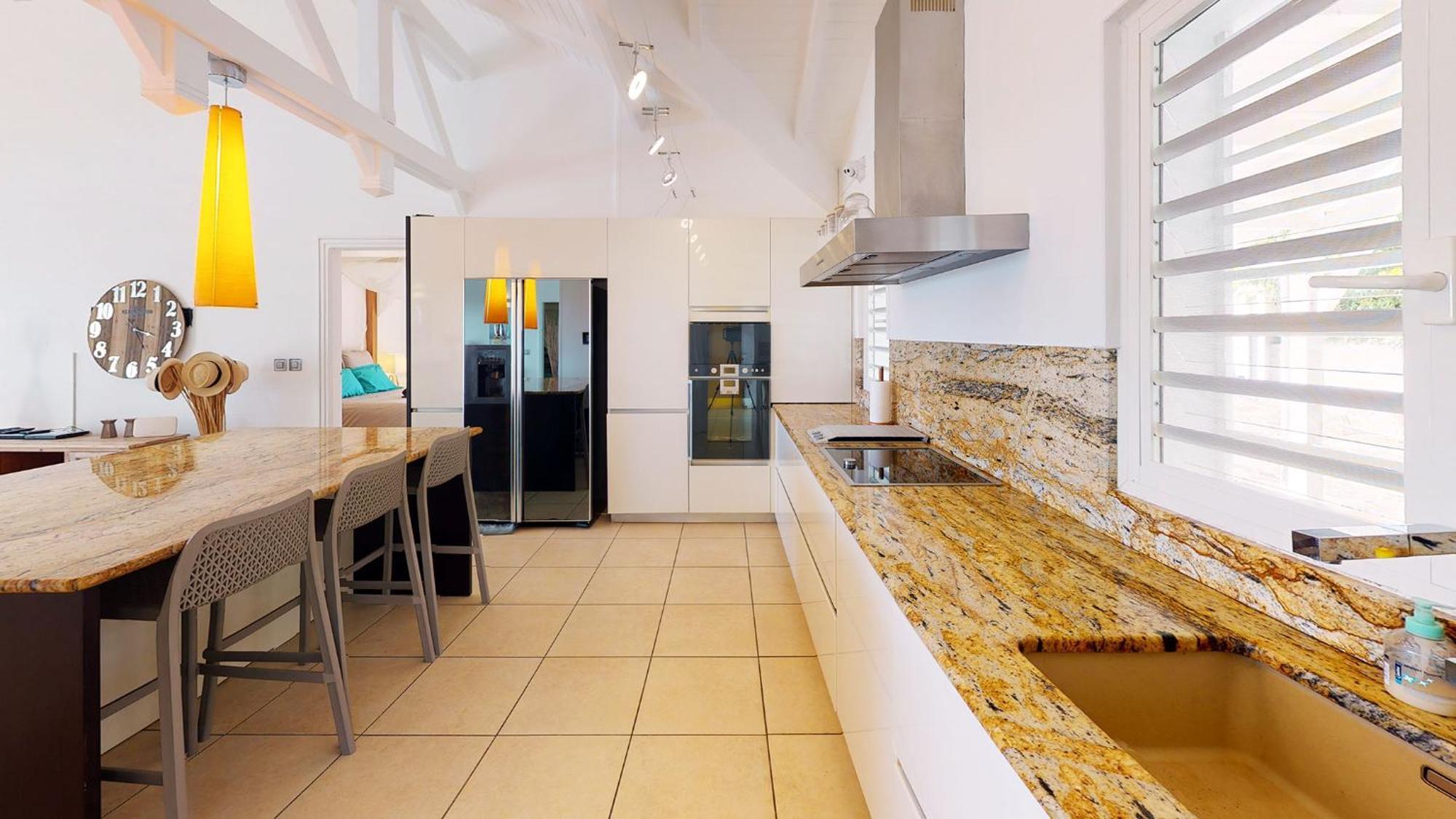 Villa L'Hacienda: Seaside Luxury with Pool, Jacuzzi & Garden Saint-Francois  Room photo