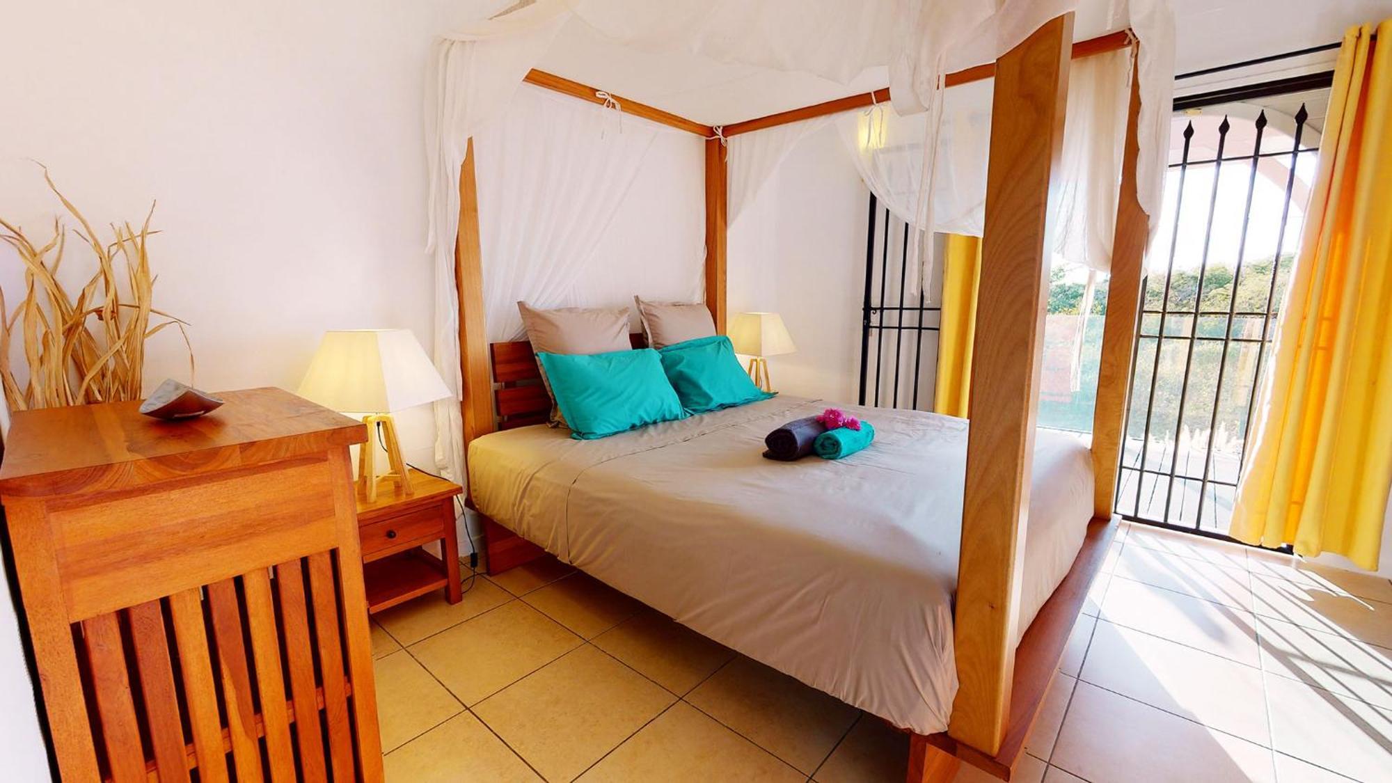 Villa L'Hacienda: Seaside Luxury with Pool, Jacuzzi & Garden Saint-Francois  Room photo