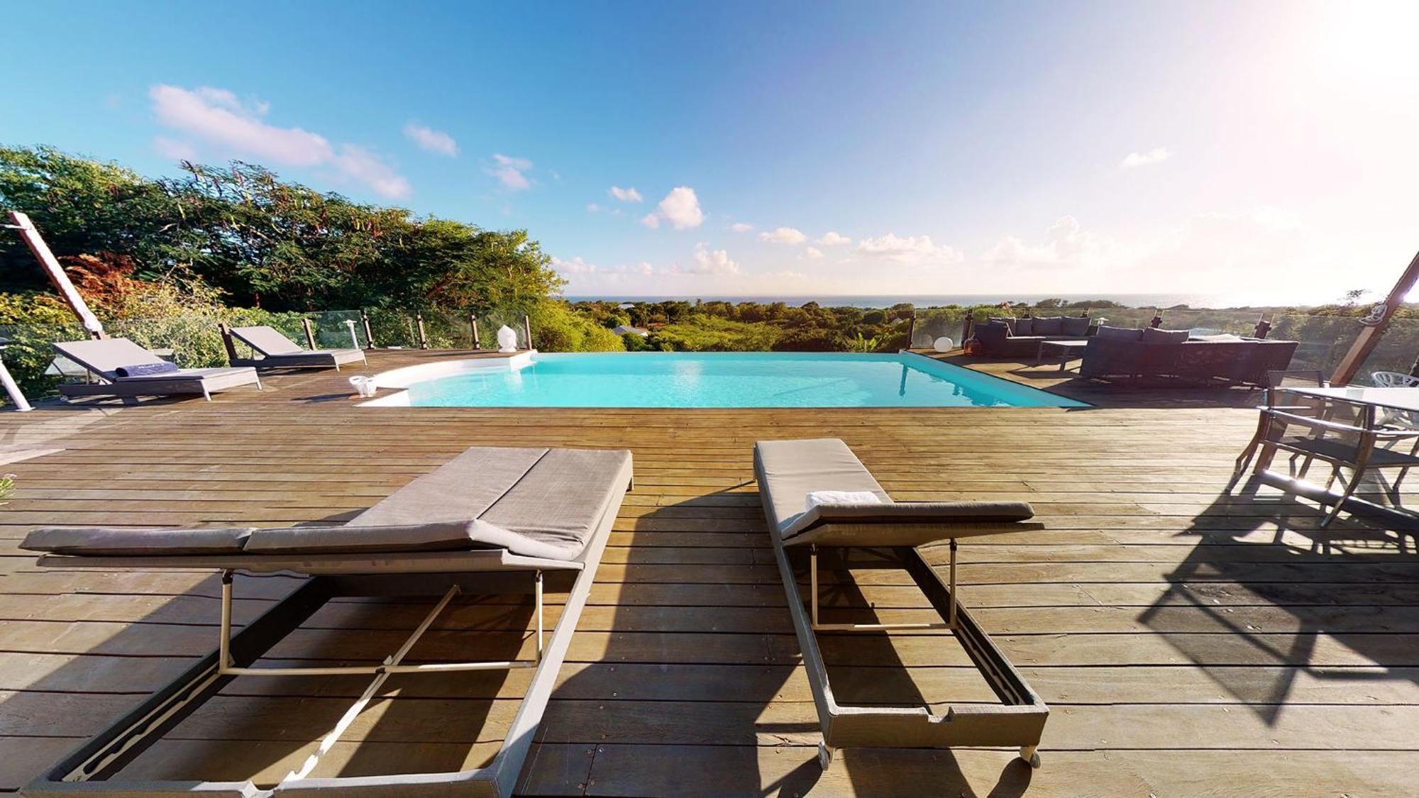 Villa L'Hacienda: Seaside Luxury with Pool, Jacuzzi & Garden Saint-Francois  Room photo